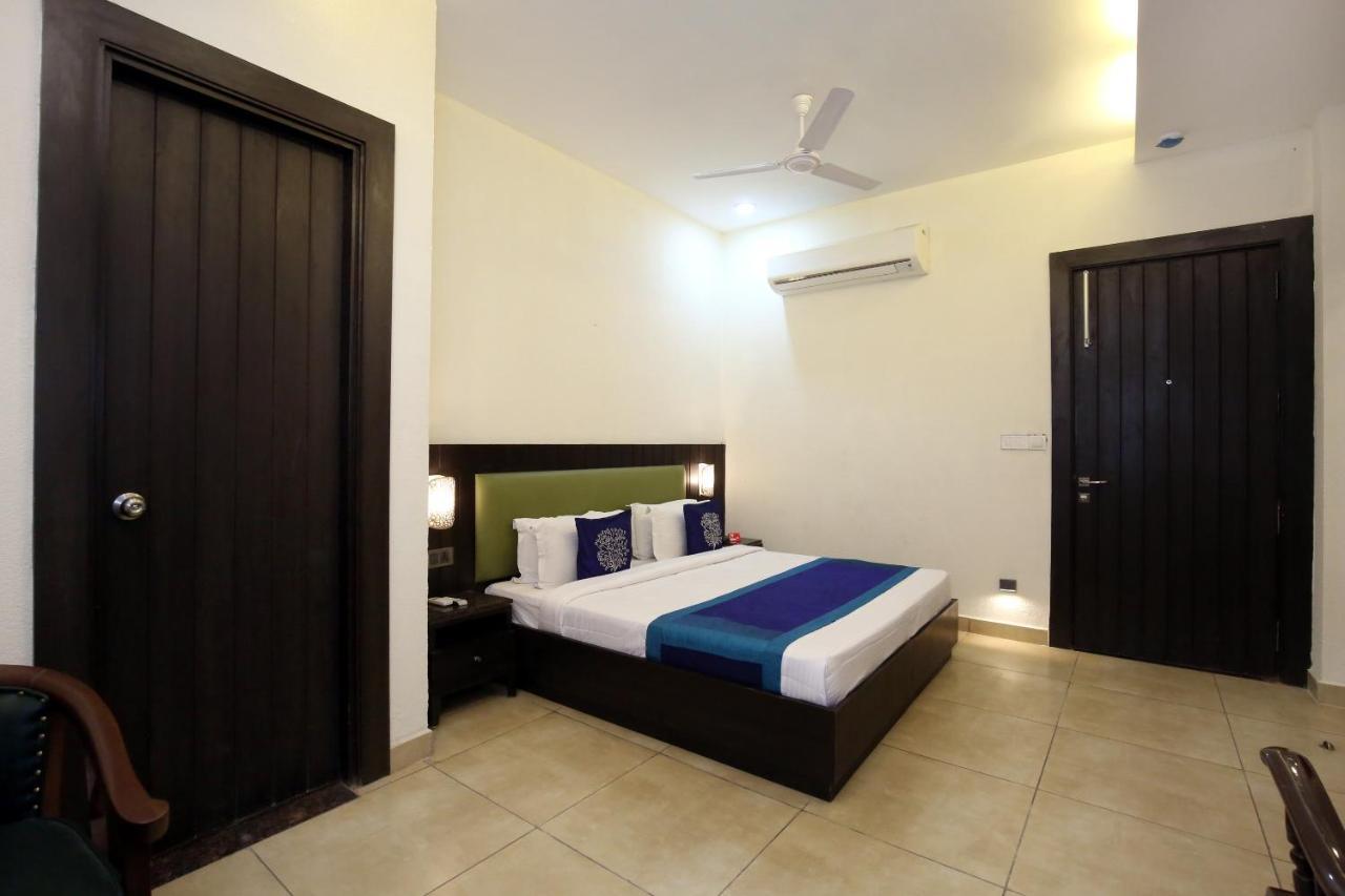 Hotel Oyo 9982 Shahz Lounge Abadpura Exteriér fotografie